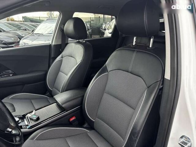 Киа Niro, объемом двигателя 0 л и пробегом 58 тыс. км за 24300 $, фото 27 на Automoto.ua