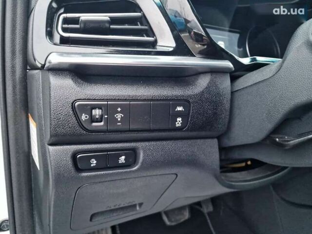Кіа Niro, об'ємом двигуна 0 л та пробігом 107 тис. км за 20600 $, фото 21 на Automoto.ua