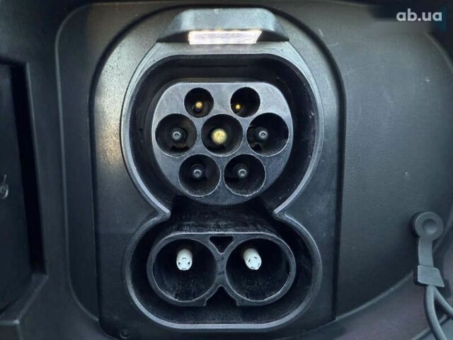 Киа Niro, объемом двигателя 0 л и пробегом 44 тыс. км за 24900 $, фото 13 на Automoto.ua