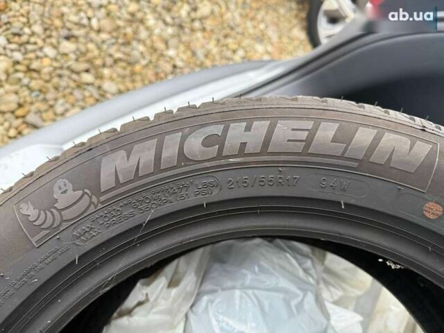 Киа Niro, объемом двигателя 0 л и пробегом 38 тыс. км за 24800 $, фото 2 на Automoto.ua