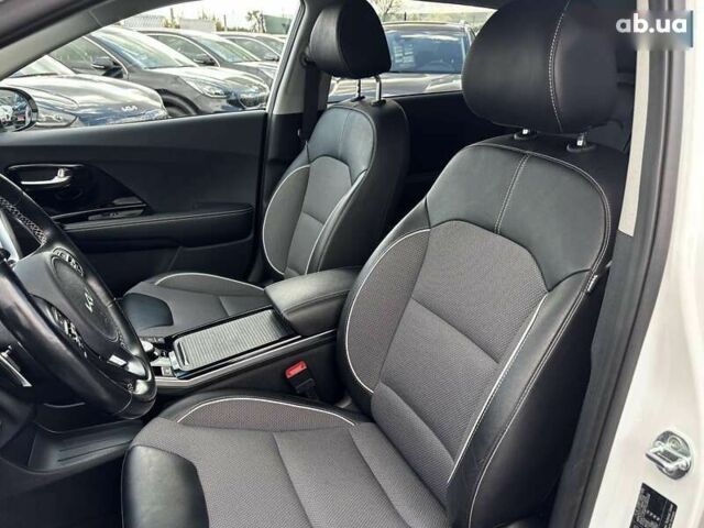 Киа Niro, объемом двигателя 0 л и пробегом 62 тыс. км за 23650 $, фото 26 на Automoto.ua