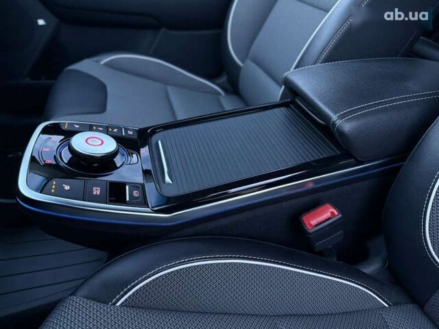Киа Niro, объемом двигателя 0 л и пробегом 44 тыс. км за 24900 $, фото 5 на Automoto.ua