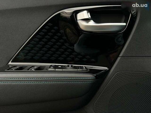 Киа Niro, объемом двигателя 0 л и пробегом 71 тыс. км за 24900 $, фото 3 на Automoto.ua