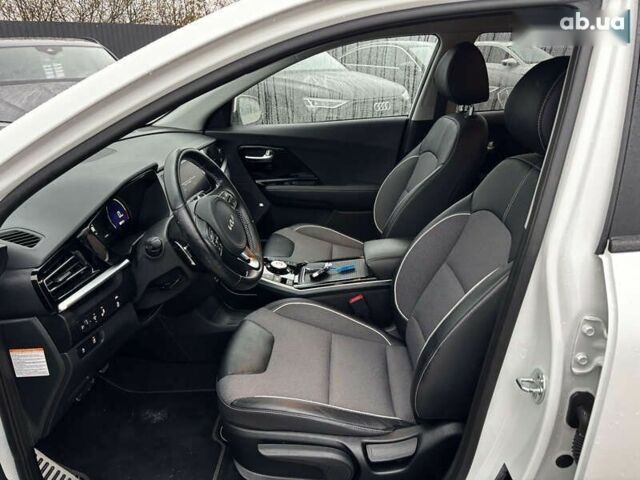 Киа Niro, объемом двигателя 0 л и пробегом 61 тыс. км за 25200 $, фото 20 на Automoto.ua