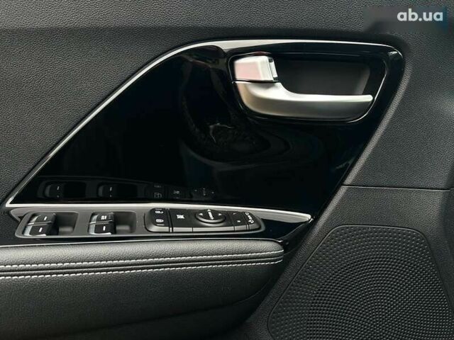 Киа Niro, объемом двигателя 0 л и пробегом 44 тыс. км за 24200 $, фото 2 на Automoto.ua