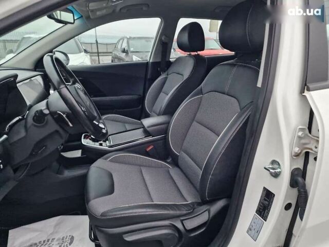 Кіа Niro, об'ємом двигуна 0 л та пробігом 107 тис. км за 20600 $, фото 22 на Automoto.ua