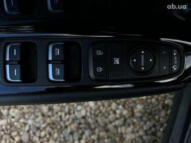 Киа Niro, объемом двигателя 0 л и пробегом 75 тыс. км за 23200 $, фото 4 на Automoto.ua