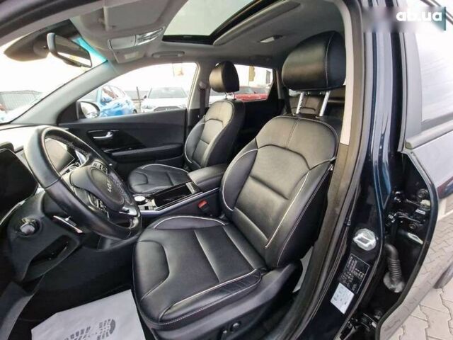 Кіа Niro, об'ємом двигуна 0 л та пробігом 139 тис. км за 22300 $, фото 24 на Automoto.ua
