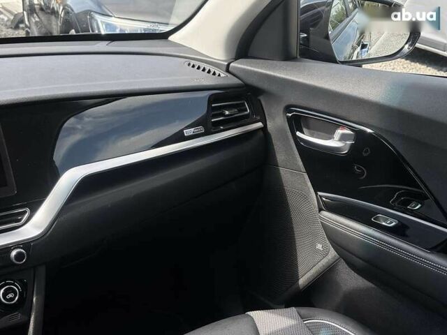 Киа Niro, объемом двигателя 0 л и пробегом 49 тыс. км за 23300 $, фото 18 на Automoto.ua