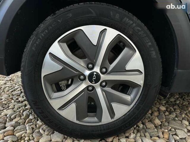 Киа Niro, объемом двигателя 0 л и пробегом 75 тыс. км за 23200 $, фото 25 на Automoto.ua