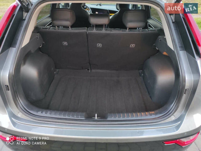 Киа Niro, объемом двигателя 0 л и пробегом 115 тыс. км за 20900 $, фото 24 на Automoto.ua