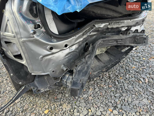 Кіа Niro, об'ємом двигуна 0 л та пробігом 126 тис. км за 17900 $, фото 6 на Automoto.ua