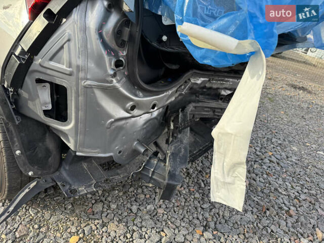 Кіа Niro, об'ємом двигуна 0 л та пробігом 126 тис. км за 17900 $, фото 5 на Automoto.ua