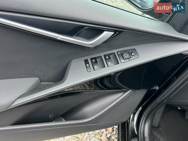 Киа Niro, объемом двигателя 0 л и пробегом 120 тыс. км за 22000 $, фото 6 на Automoto.ua