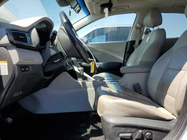 Серый Киа Niro, объемом двигателя 0 л и пробегом 58 тыс. км за 2200 $, фото 6 на Automoto.ua