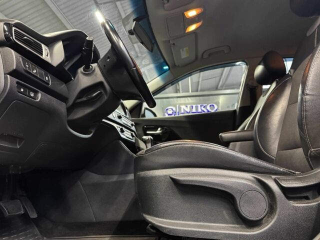 Серый Киа Niro, объемом двигателя 1.6 л и пробегом 213 тыс. км за 14000 $, фото 11 на Automoto.ua