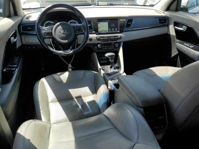 Серый Киа Niro, объемом двигателя 0 л и пробегом 58 тыс. км за 2200 $, фото 7 на Automoto.ua
