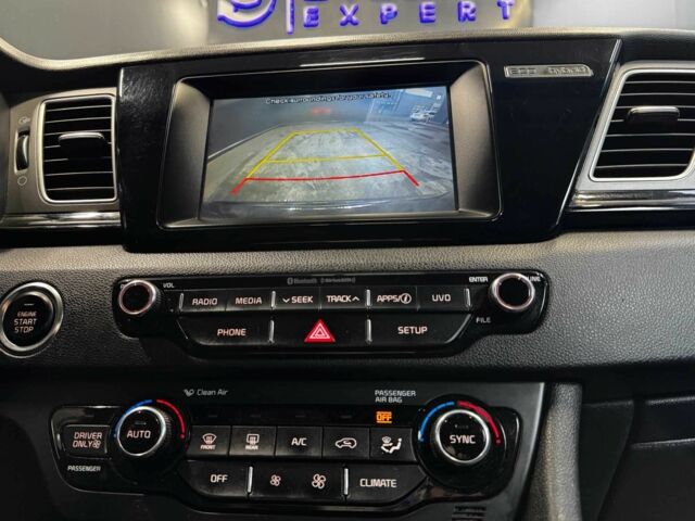 Серый Киа Niro, объемом двигателя 1.6 л и пробегом 213 тыс. км за 14000 $, фото 15 на Automoto.ua