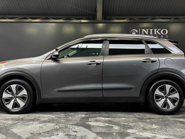 Серый Киа Niro, объемом двигателя 1.6 л и пробегом 213 тыс. км за 14000 $, фото 3 на Automoto.ua