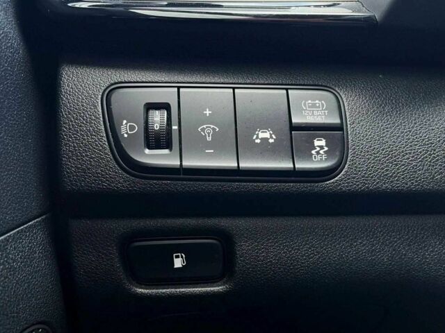 Серый Киа Niro, объемом двигателя 1.6 л и пробегом 89 тыс. км за 15000 $, фото 13 на Automoto.ua