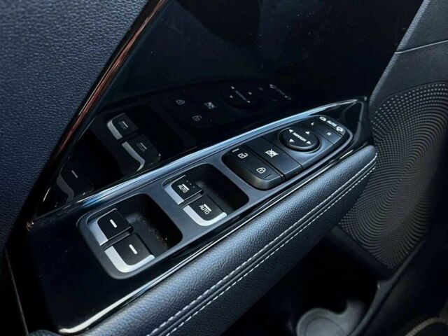 Серый Киа Niro, объемом двигателя 1.6 л и пробегом 89 тыс. км за 15000 $, фото 12 на Automoto.ua