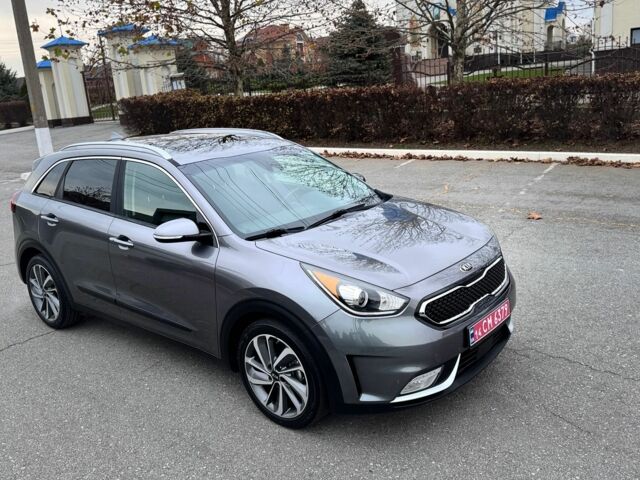 Сірий Кіа Niro, об'ємом двигуна 1.6 л та пробігом 111 тис. км за 17400 $, фото 1 на Automoto.ua