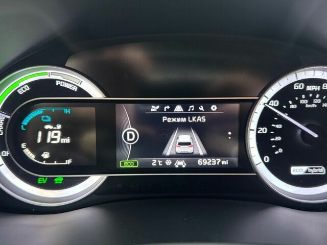 Сірий Кіа Niro, об'ємом двигуна 1.6 л та пробігом 111 тис. км за 17400 $, фото 20 на Automoto.ua