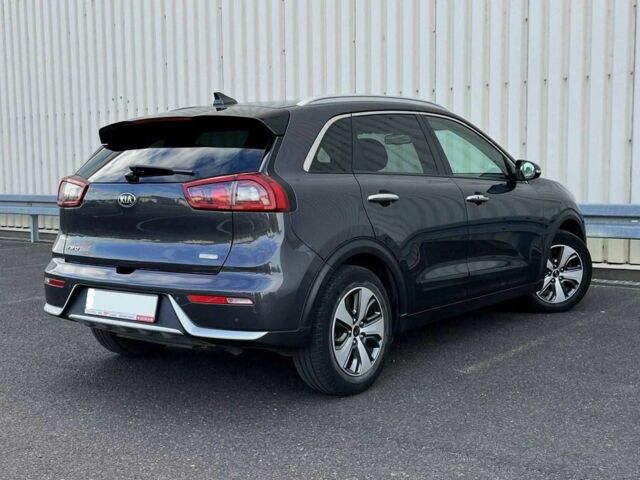 Серый Киа Niro, объемом двигателя 1.6 л и пробегом 89 тыс. км за 15000 $, фото 7 на Automoto.ua