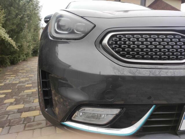 Сірий Кіа Niro, об'ємом двигуна 0.16 л та пробігом 78 тис. км за 20900 $, фото 8 на Automoto.ua