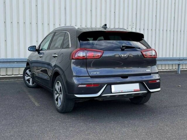 Серый Киа Niro, объемом двигателя 1.6 л и пробегом 89 тыс. км за 15000 $, фото 4 на Automoto.ua