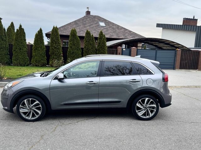Сірий Кіа Niro, об'ємом двигуна 1.6 л та пробігом 111 тис. км за 17400 $, фото 4 на Automoto.ua