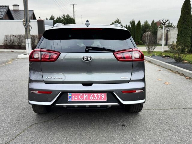 Сірий Кіа Niro, об'ємом двигуна 1.6 л та пробігом 111 тис. км за 17400 $, фото 7 на Automoto.ua