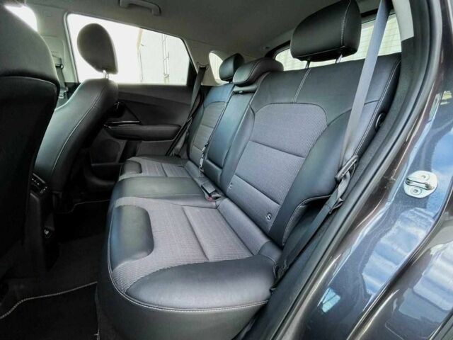 Серый Киа Niro, объемом двигателя 1.6 л и пробегом 89 тыс. км за 15000 $, фото 11 на Automoto.ua