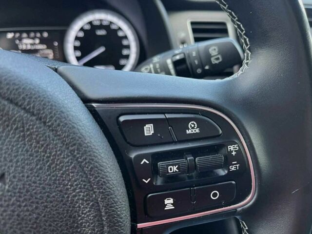 Серый Киа Niro, объемом двигателя 1.6 л и пробегом 89 тыс. км за 15000 $, фото 15 на Automoto.ua