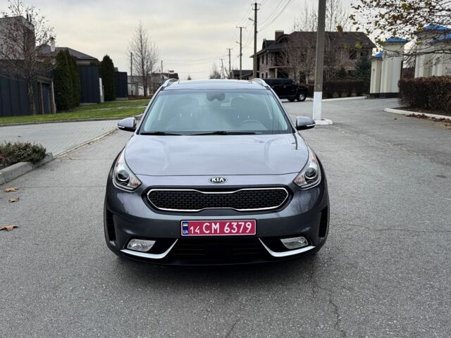 Сірий Кіа Niro, об'ємом двигуна 1.6 л та пробігом 111 тис. км за 17400 $, фото 2 на Automoto.ua