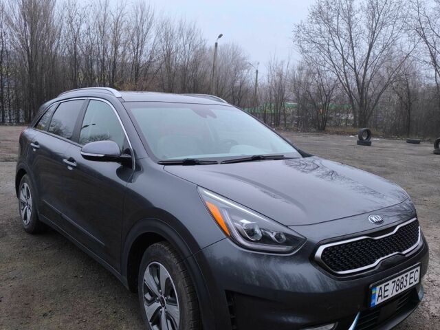 Сірий Кіа Niro, об'ємом двигуна 1.6 л та пробігом 80 тис. км за 21000 $, фото 1 на Automoto.ua