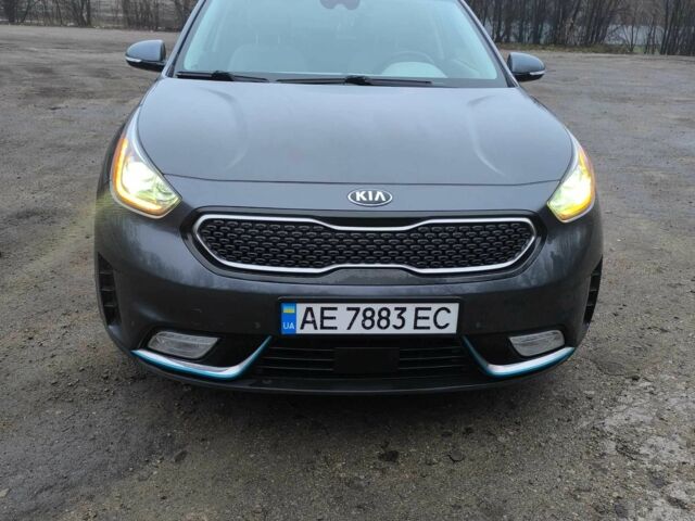 Сірий Кіа Niro, об'ємом двигуна 1.6 л та пробігом 80 тис. км за 21000 $, фото 7 на Automoto.ua
