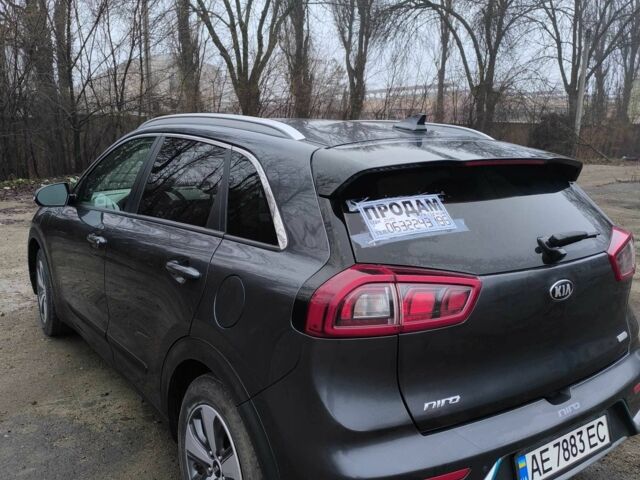 Сірий Кіа Niro, об'ємом двигуна 1.6 л та пробігом 80 тис. км за 21000 $, фото 3 на Automoto.ua