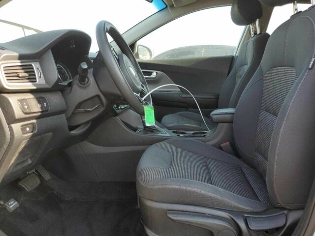 Сірий Кіа Niro, об'ємом двигуна 0 л та пробігом 83 тис. км за 3600 $, фото 6 на Automoto.ua