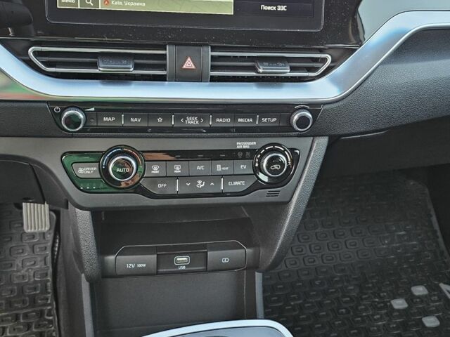 Киа Niro 2021 в Киеве на Automoto.ua Серый Киа Niro, объемом двигателя 0 л и пробегом 39 тыс. км за 22300 $, фото 10 на Automoto.ua