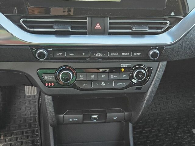 Киа Niro 2021 в Киеве на Automoto.ua Серый Киа Niro, объемом двигателя 0 л и пробегом 39 тыс. км за 22300 $, фото 12 на Automoto.ua