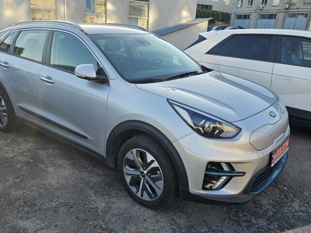 Киа Niro 2021 в Киеве на Automoto.ua Серый Киа Niro, объемом двигателя 0 л и пробегом 39 тыс. км за 22300 $, фото 1 на Automoto.ua