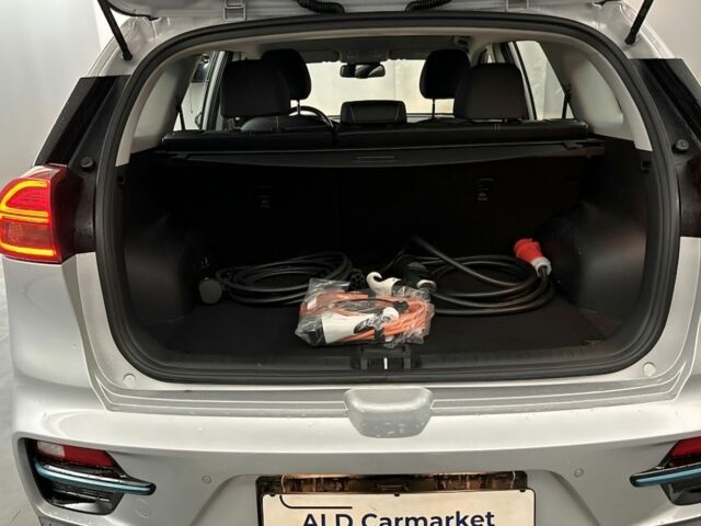 Серый Киа Niro, объемом двигателя 0 л и пробегом 40 тыс. км за 22600 $, фото 8 на Automoto.ua