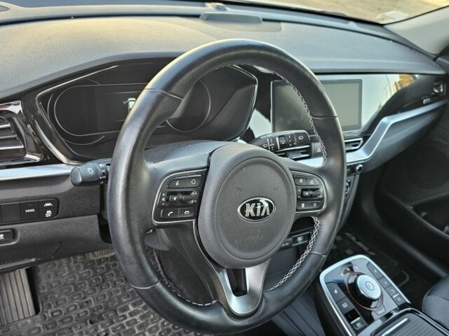 Киа Niro 2021 в Киеве на Automoto.ua Серый Киа Niro, объемом двигателя 0 л и пробегом 39 тыс. км за 22300 $, фото 8 на Automoto.ua