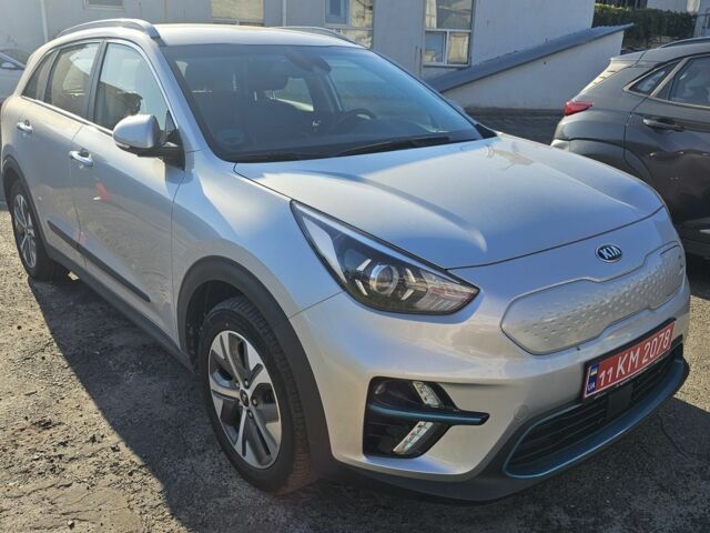 Серый Киа Niro, объемом двигателя 0 л и пробегом 40 тыс. км за 22600 $, фото 9 на Automoto.ua