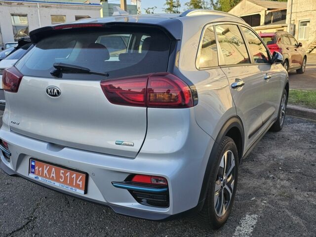 Киа Niro 2021 в Киеве на Automoto.ua Серый Киа Niro, объемом двигателя 0 л и пробегом 39 тыс. км за 22300 $, фото 2 на Automoto.ua