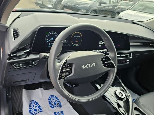 Сірий Кіа Niro, об'ємом двигуна 0 л та пробігом 30 тис. км за 822 $, фото 6 на Automoto.ua