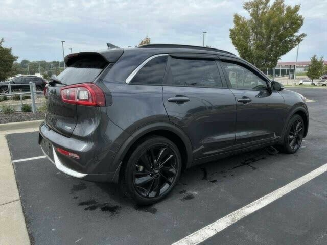 Сірий Кіа Niro, об'ємом двигуна 1.6 л та пробігом 49 тис. км за 12200 $, фото 4 на Automoto.ua