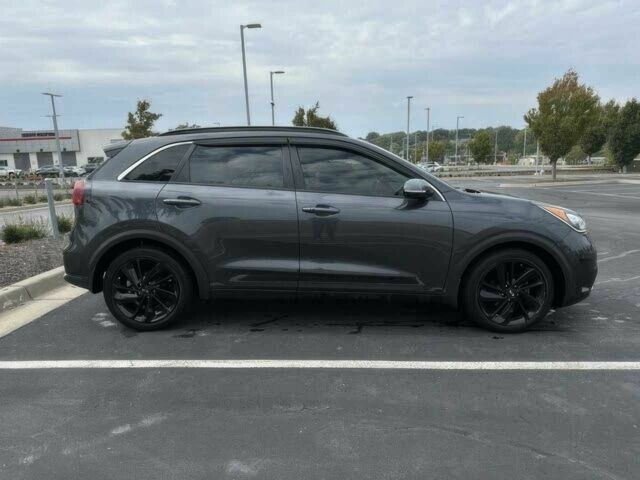 Сірий Кіа Niro, об'ємом двигуна 1.6 л та пробігом 49 тис. км за 12200 $, фото 3 на Automoto.ua