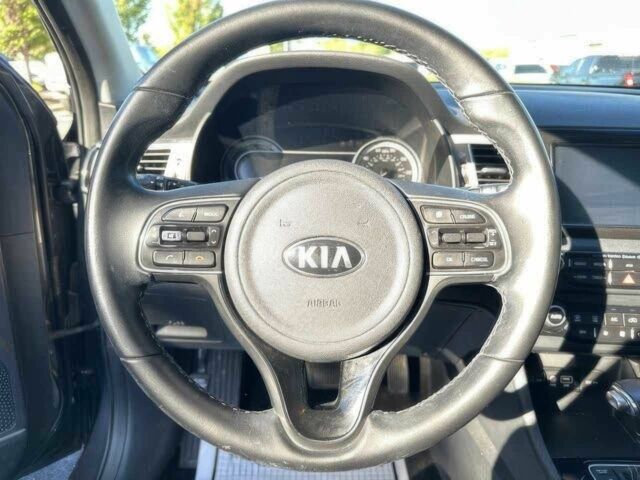 Сірий Кіа Niro, об'ємом двигуна 1.6 л та пробігом 49 тис. км за 12200 $, фото 11 на Automoto.ua